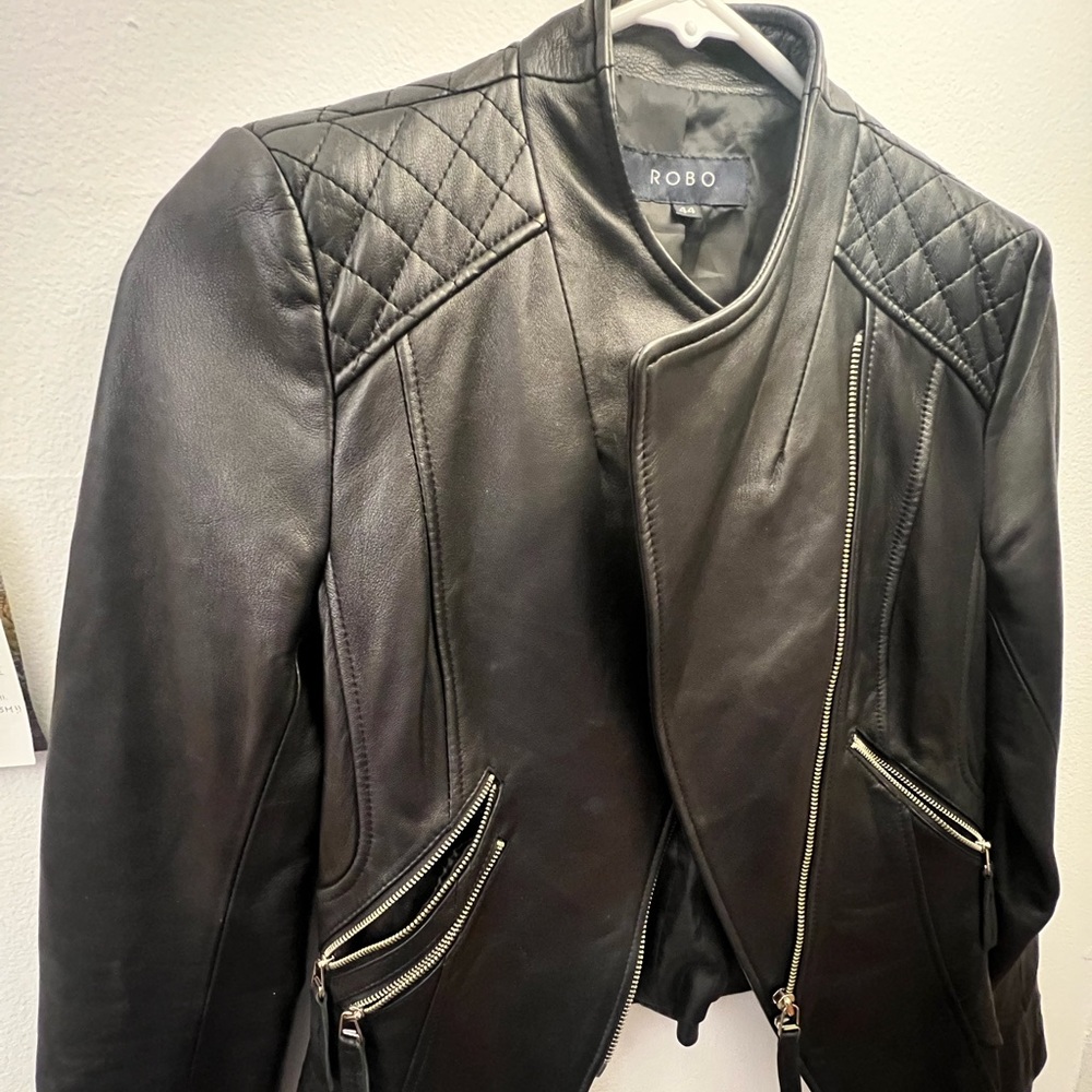 Robo leather jacket with excellent condition - size S